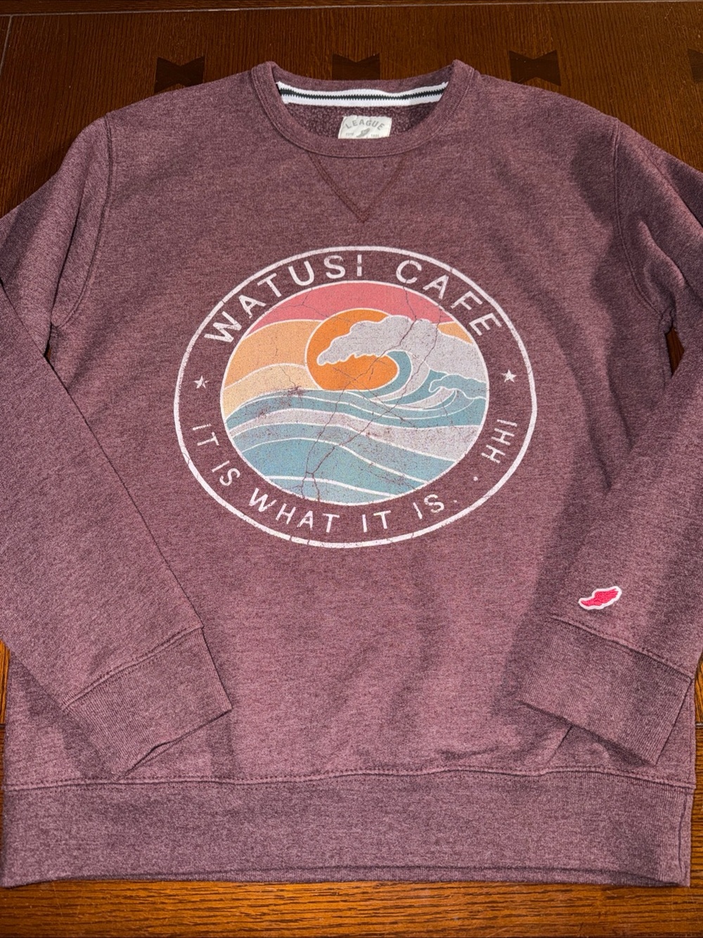 League Watusi Café Women's Maroon Graphic Crewneck Sweatshirt Size M